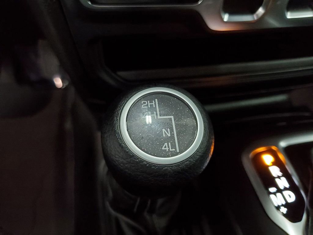 Used 2025 Jeep Wrangler Sport image 18