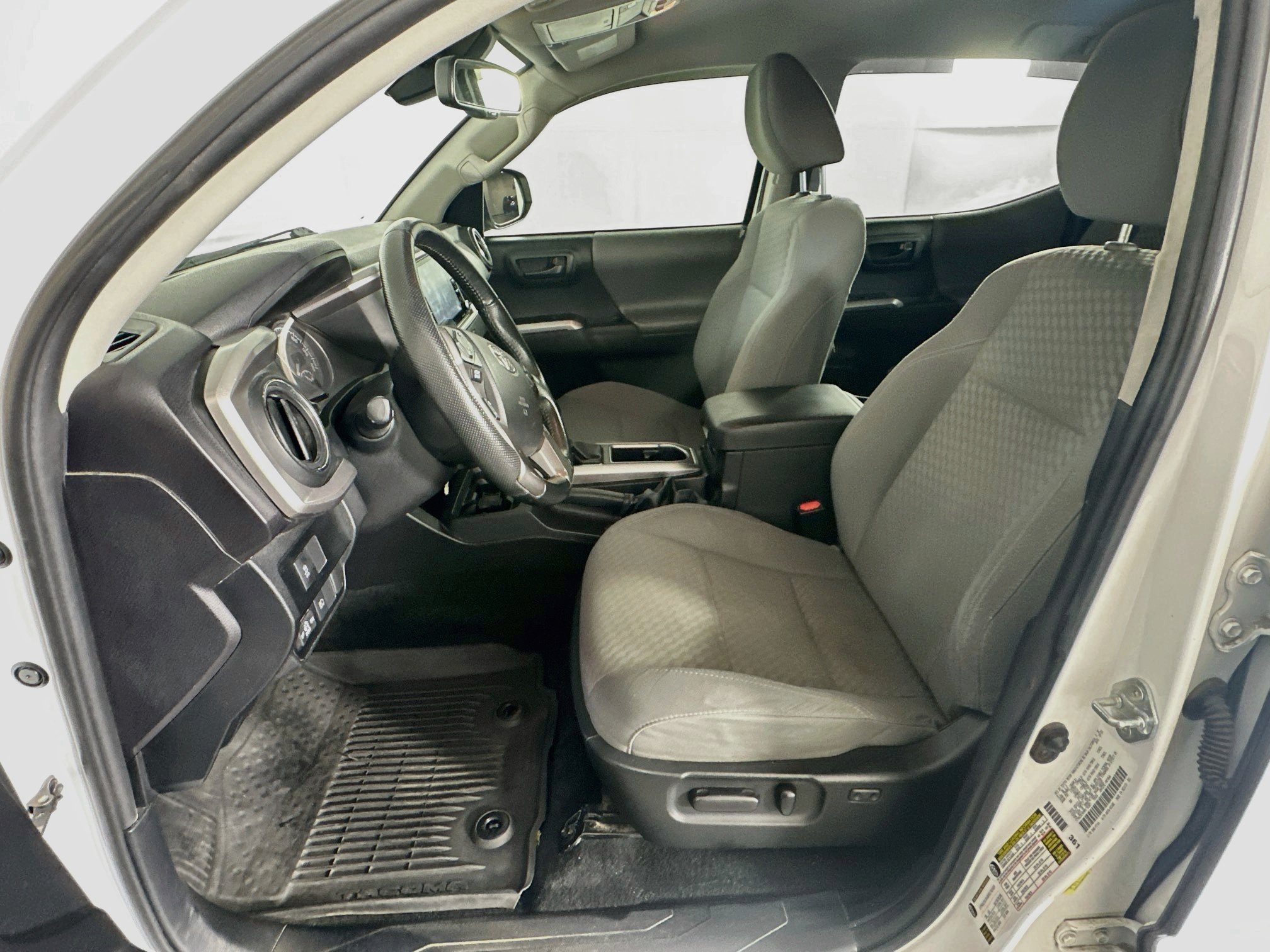 Used 2022 Toyota Tacoma SR5 w/ Technology Package RWD image 13