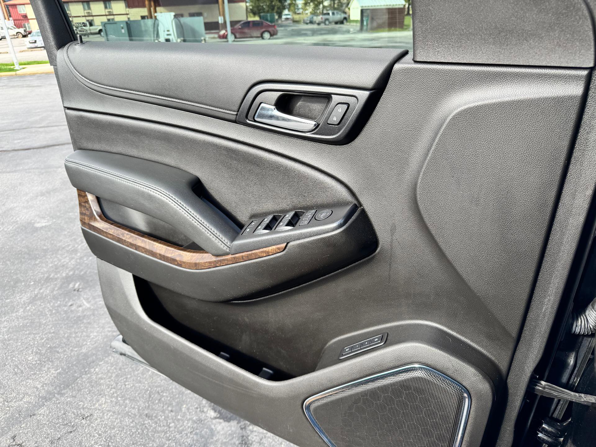 Used 2019 Chevrolet Tahoe LT image 32