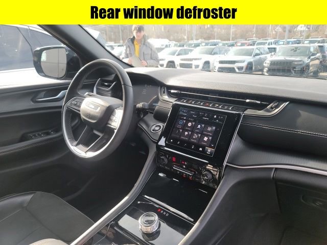 Used 2023 Jeep Grand Cherokee Altitude image 9