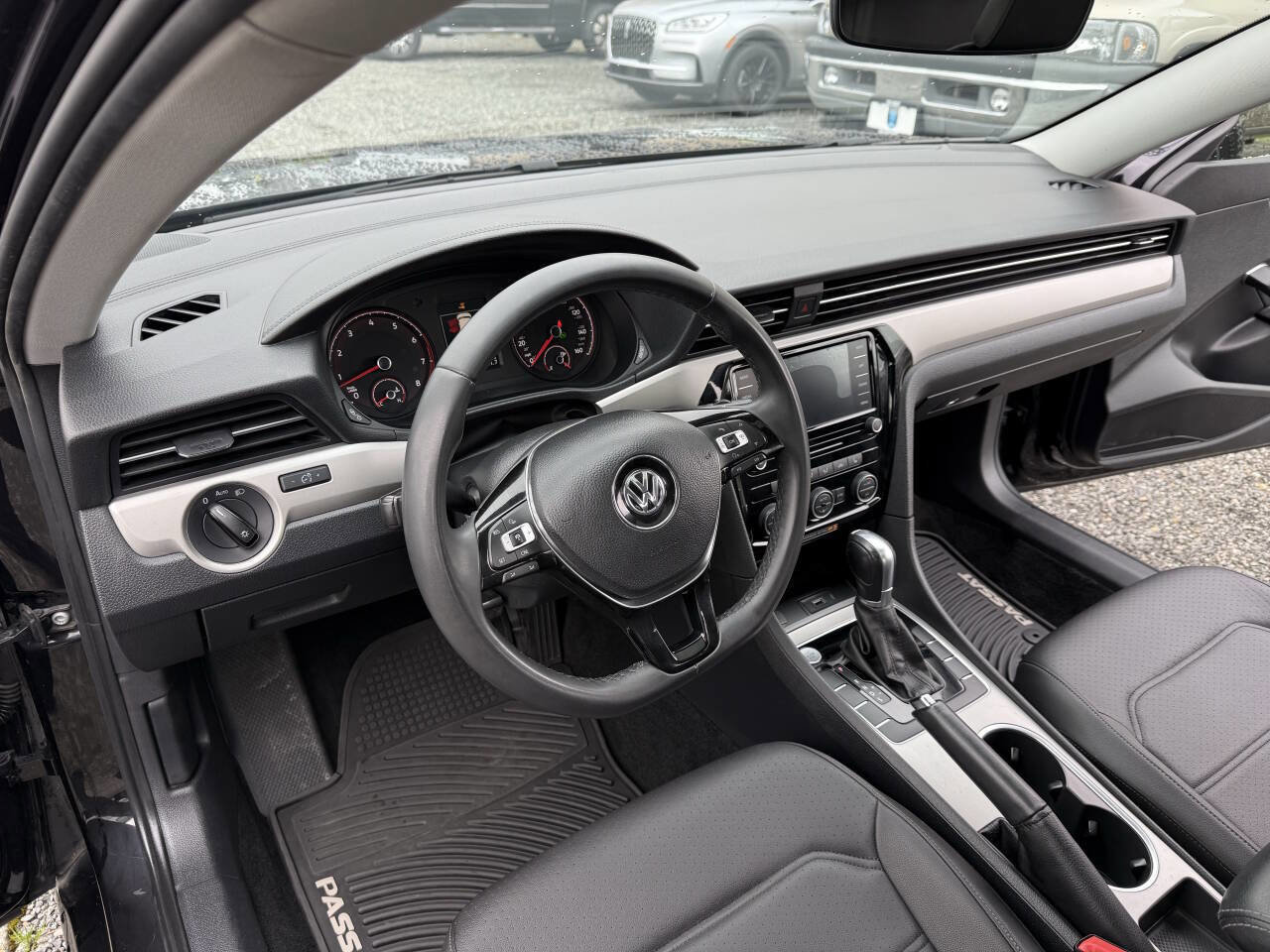 Used 2021 Volkswagen Passat 2.0T SE image 11