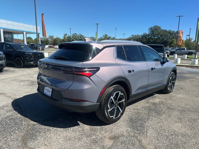New 2026 Chevrolet Equinox EV LT image 3