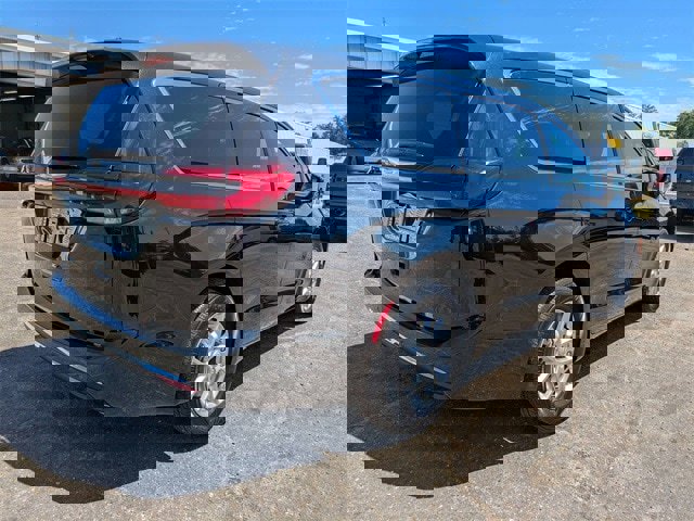 New 2026 Chrysler Pacifica Select image 4