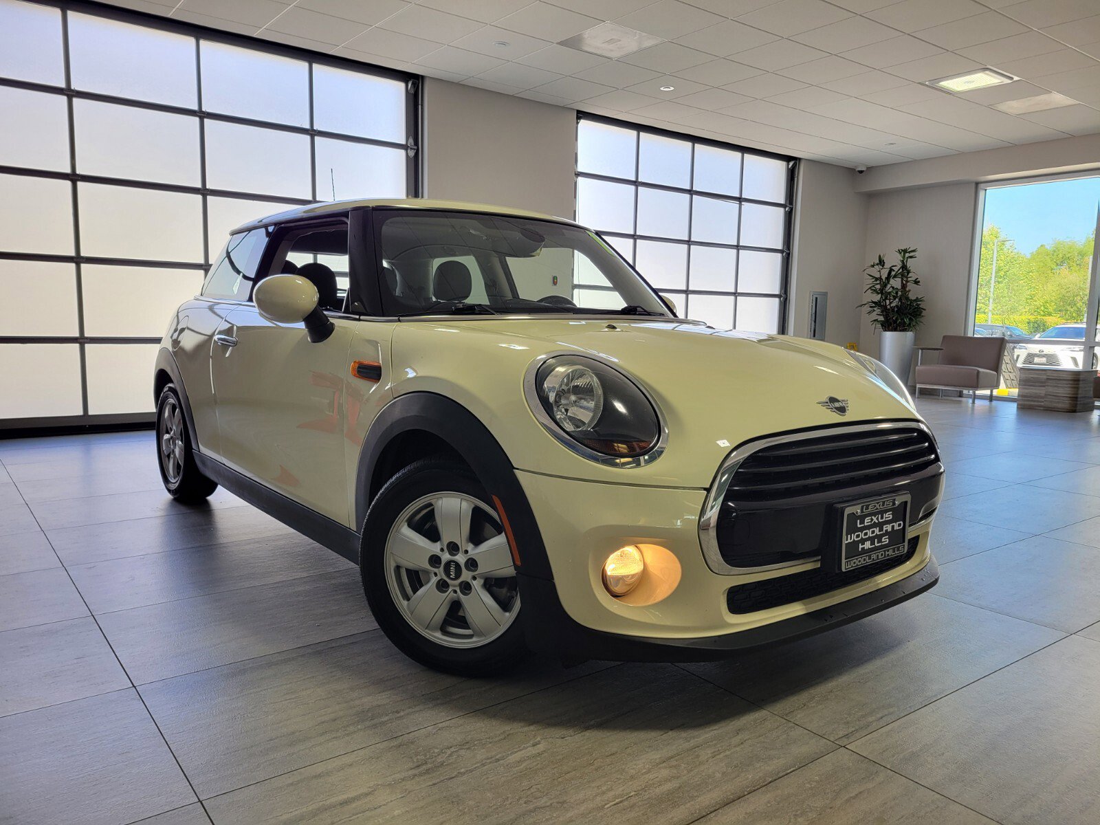 Used 2019 MINI Cooper 2-Door Hardtop FWD image 7