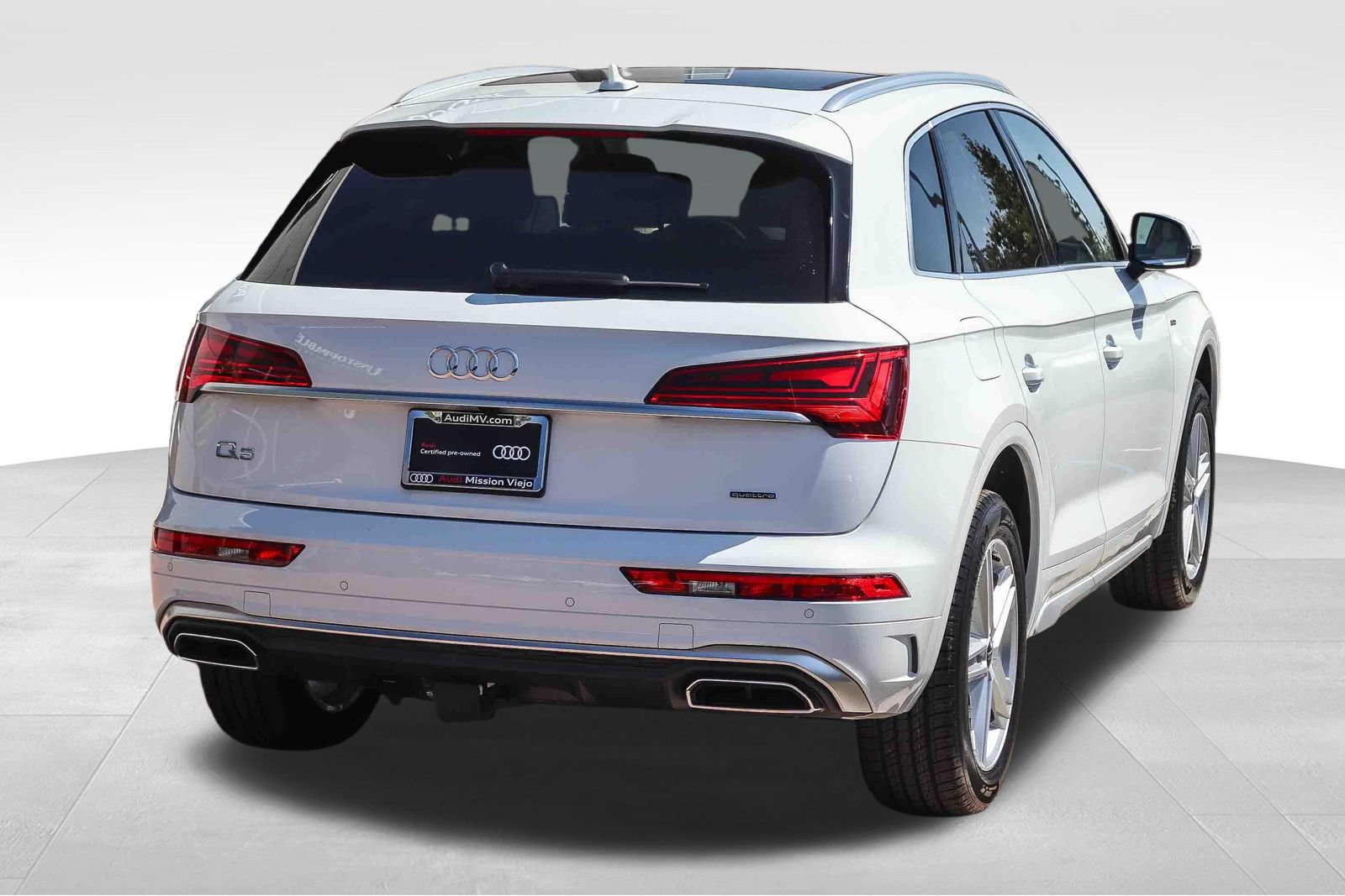 Certified 2024 Audi Q5 e Premium w/ Convenience Package AWD/4WD image 8