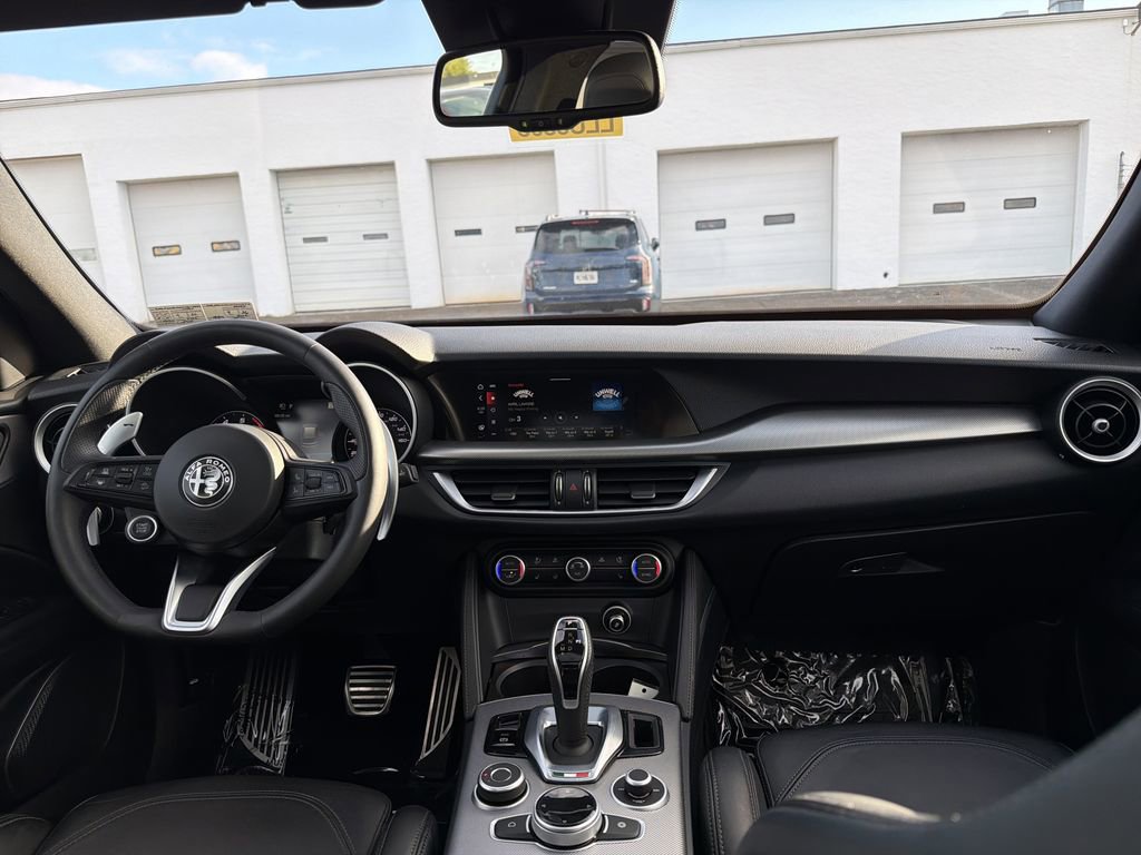 Used 2021 Alfa Romeo Stelvio Ti Sport image 18