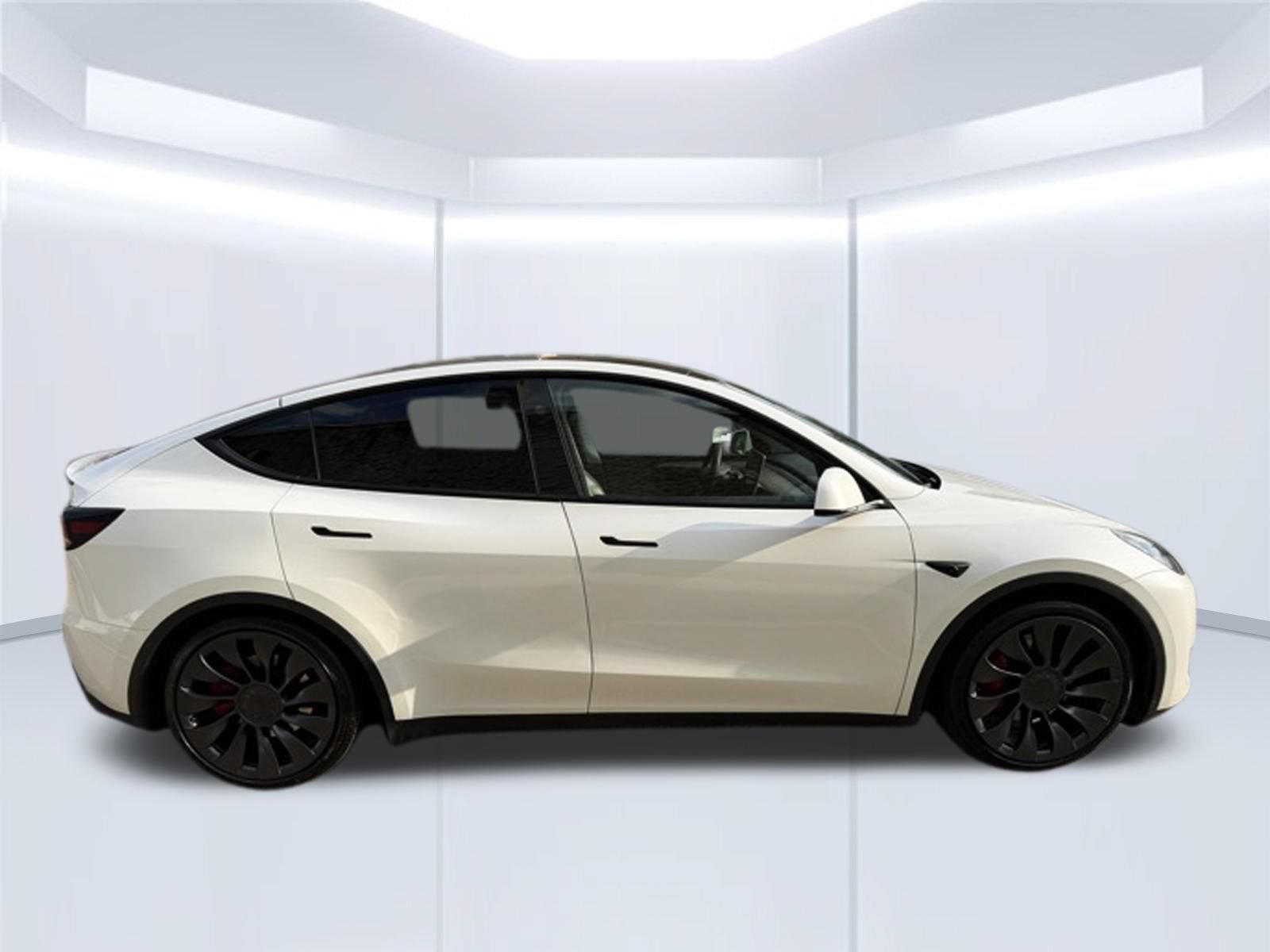 Used 2024 Tesla Model Y Performance AWD/4WD image 4
