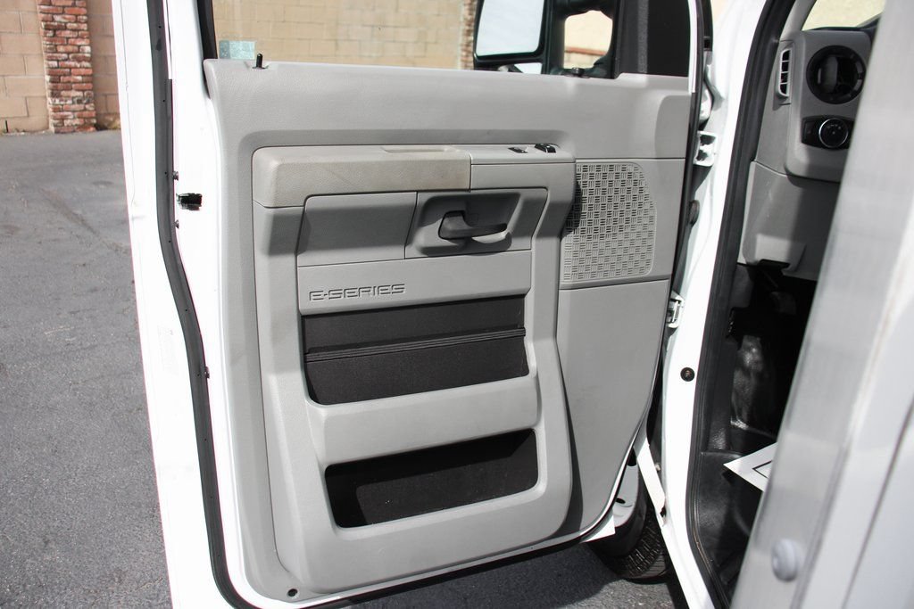 Used 2023 Ford E-450 and Econoline 450 Super Duty w/ Power Windows & Locks Group RWD image 19