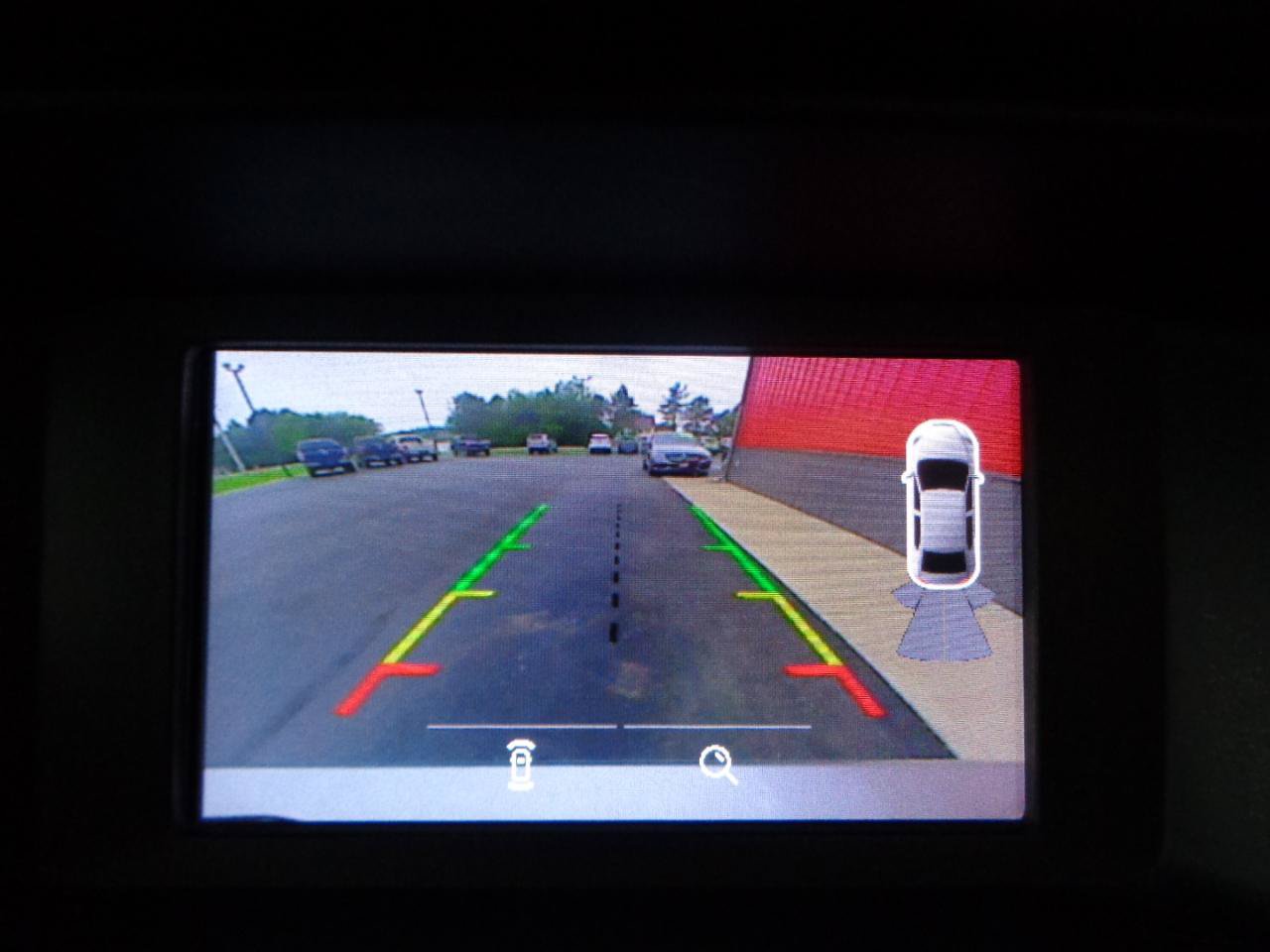 Used 2016 Ford Focus SE w/ Reverse Sensing Package FWD image 9