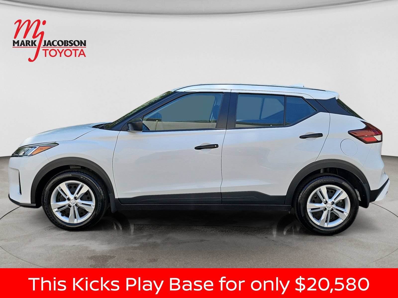 Used 2025 Nissan Kicks Play S FWD image 15
