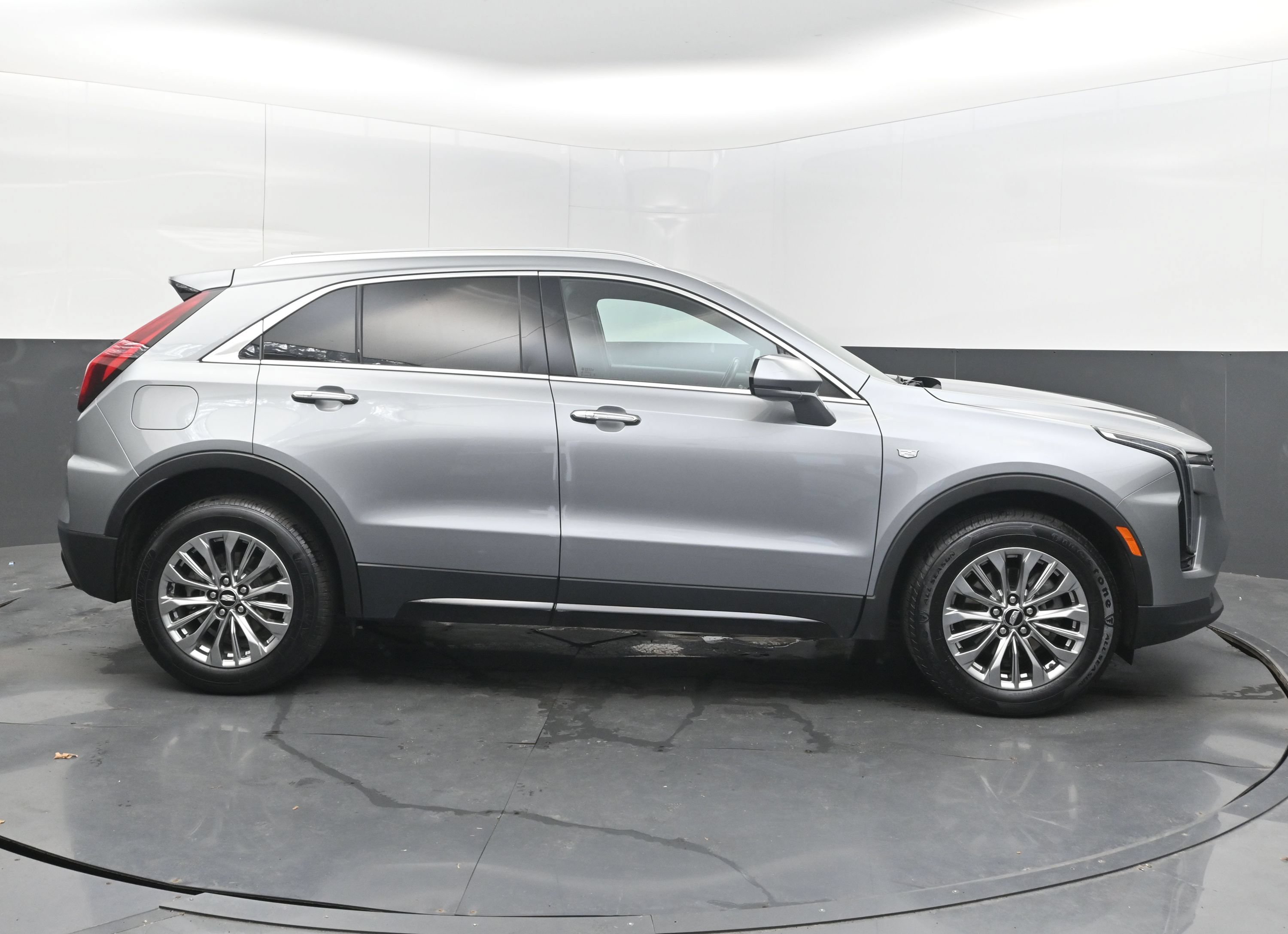 Used 2024 Cadillac XT4 Premium Luxury FWD image 10