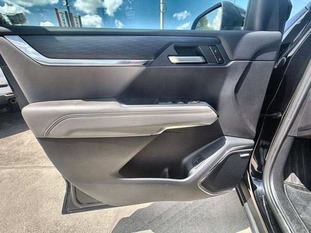 Certified 2026 GMC Acadia Elevation w/ Elevation Premium Package FWD image 21