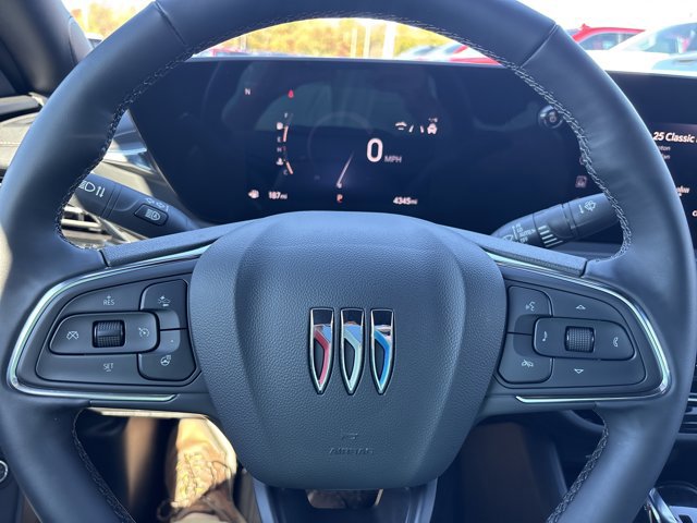 Used 2025 Buick Envista Avenir image 26