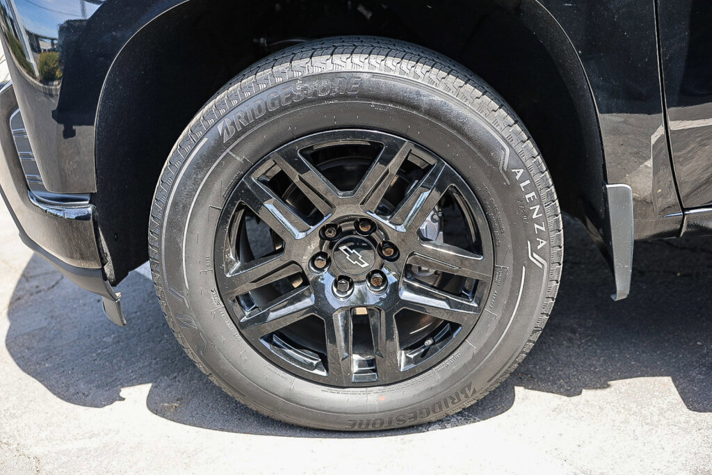 Used 2022 Chevrolet Silverado 1500 Custom w/ LPO, Blackout Package AWD/4WD image 26