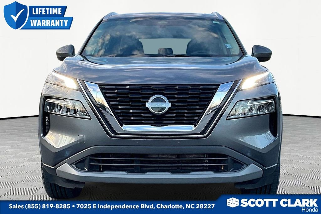 Used 2022 Nissan Rogue SV w/ SV Premium Package image 2