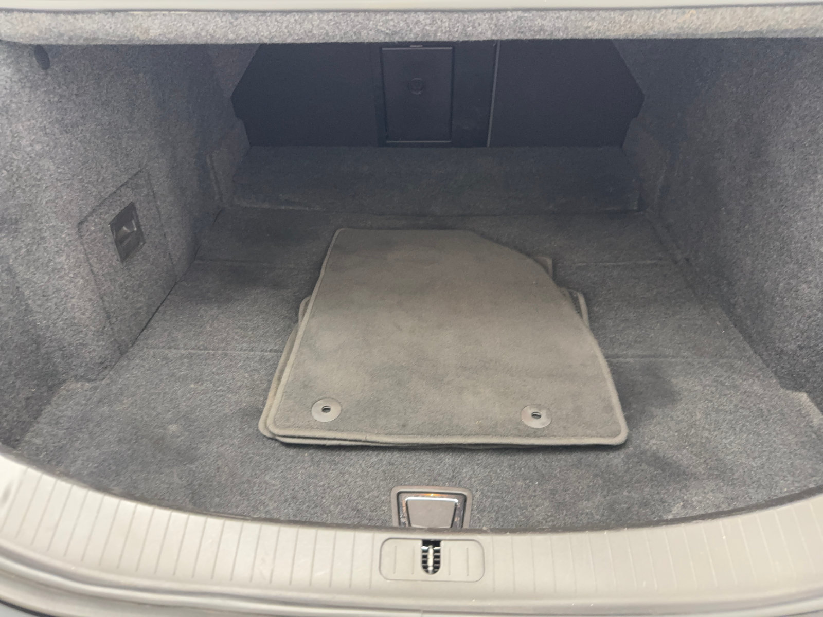 Used 2013 Cadillac XTS Premium FWD image 45
