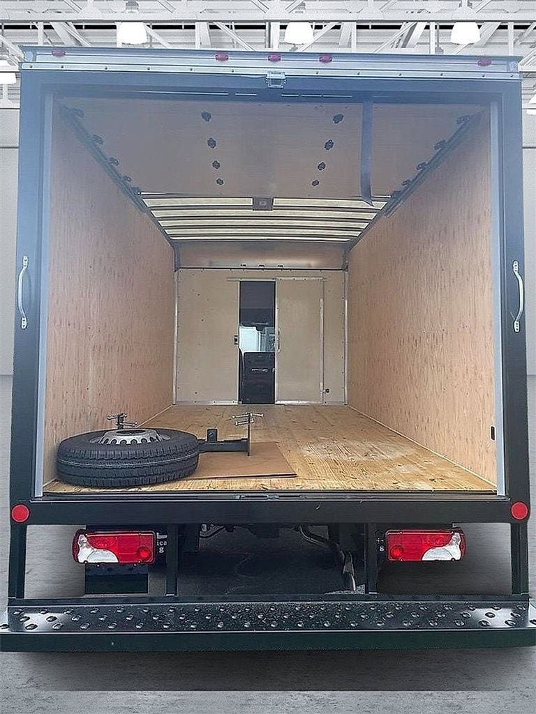 Used 2024 Mercedes-Benz Sprinter 4500 image 3
