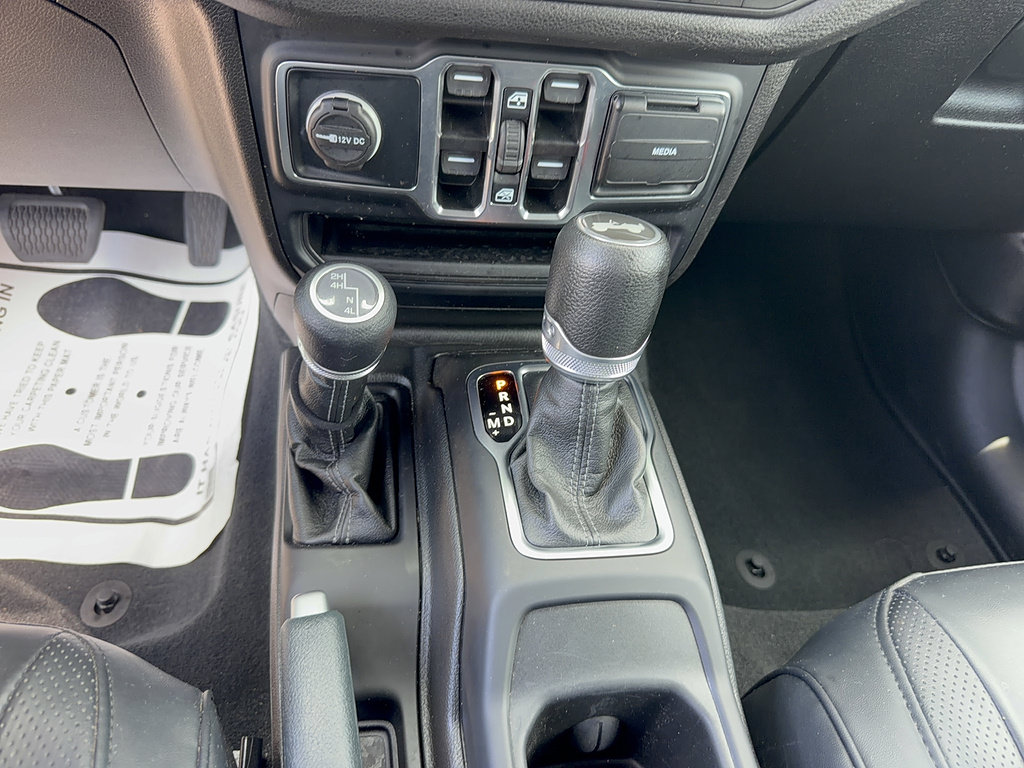 Used 2024 Jeep Wrangler Unlimited Sport AWD/4WD image 23