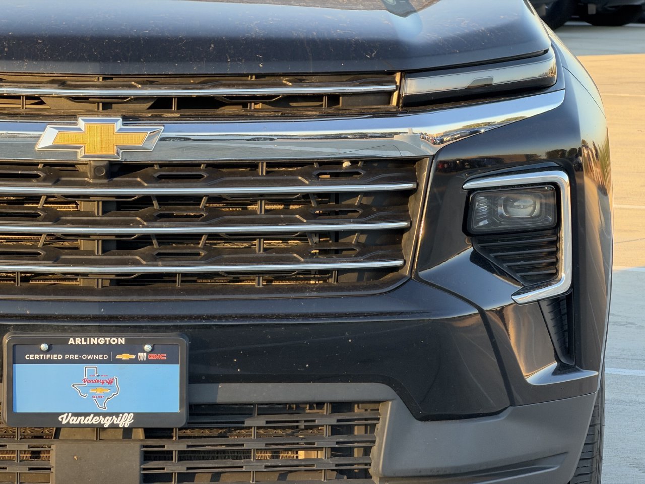 Used 2025 Chevrolet Traverse LT FWD image 8