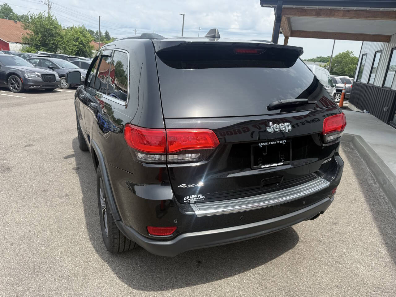 Used 2019 Jeep Grand Cherokee Limited AWD/4WD image 10