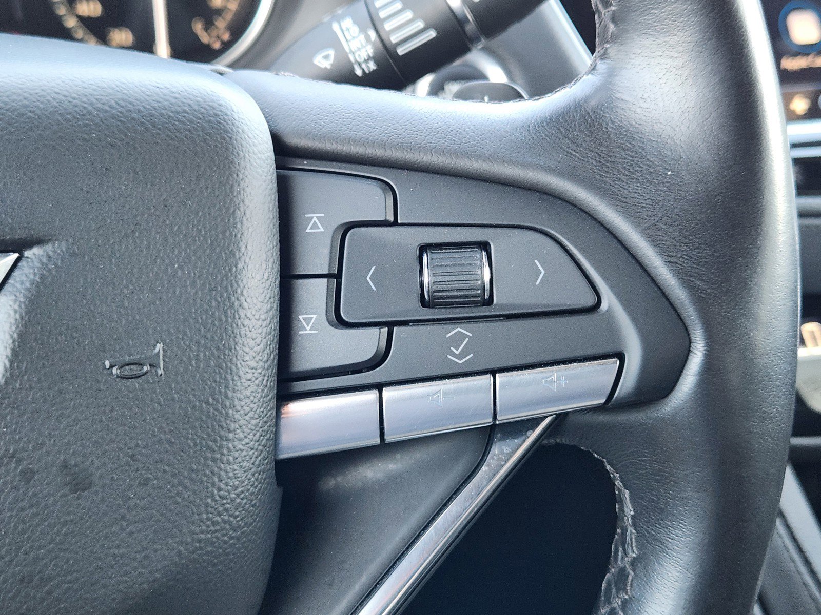 Certified 2024 Cadillac XT6 Luxury w/ LPO, Floor Liner Package image 24