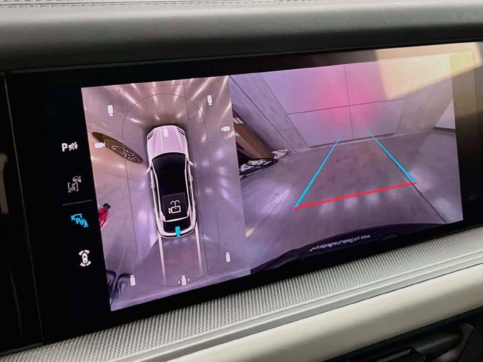 New 2026 Porsche Cayenne Coupe AWD/4WD image 17