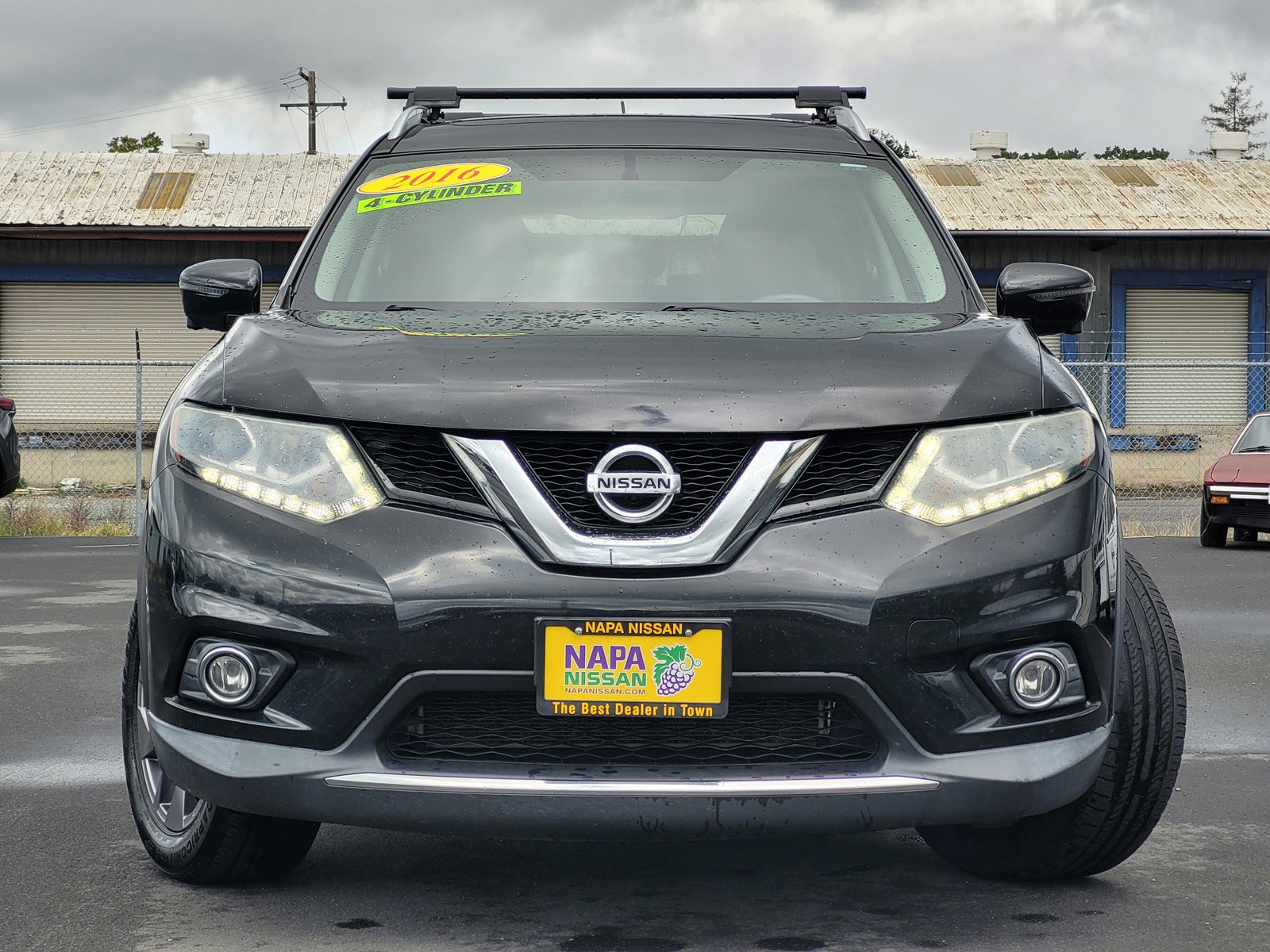 Used 2016 Nissan Rogue SL w/ SL Premium Package image 2