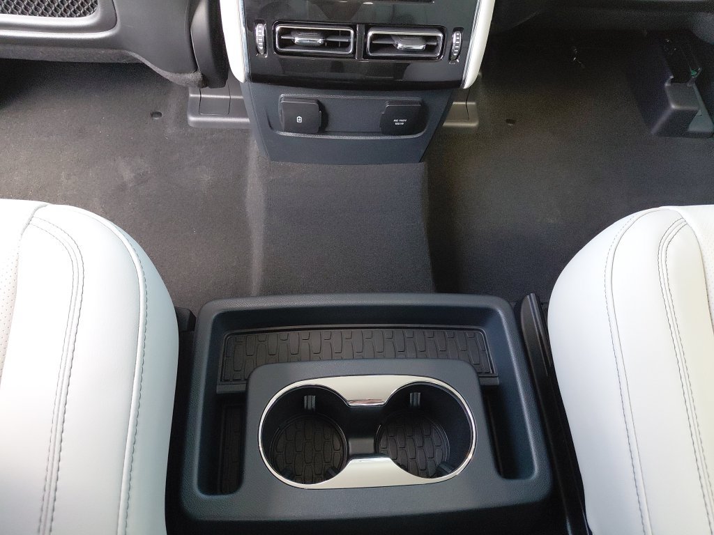 New 2026 Lincoln Aviator AWD w/ Jet Appearance Package image 30