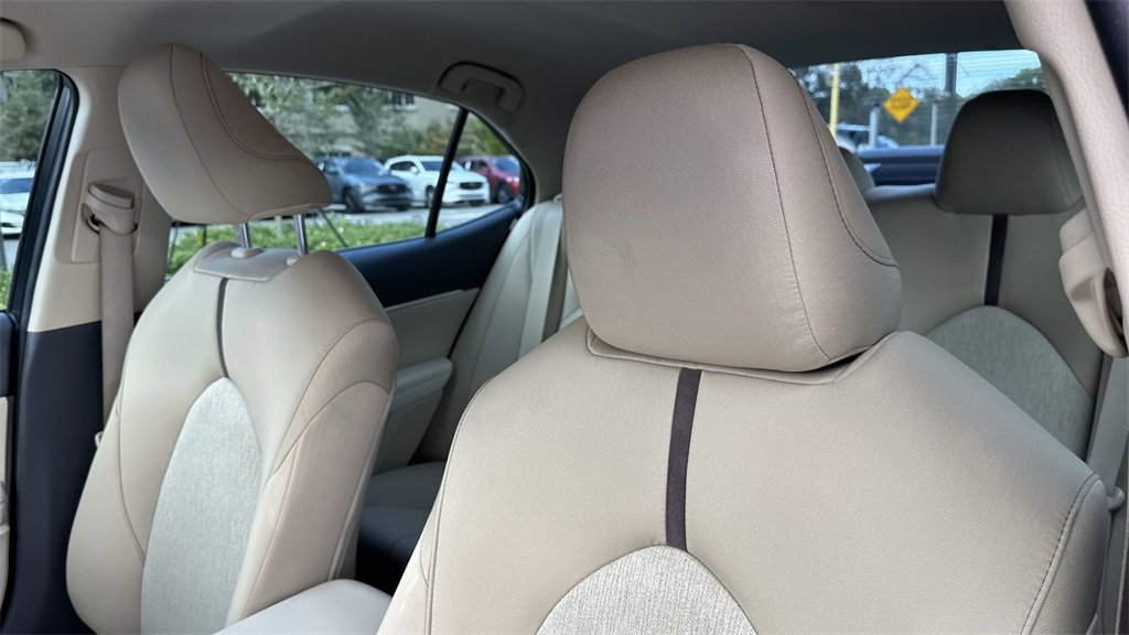 Used 2018 Toyota Camry LE image 43