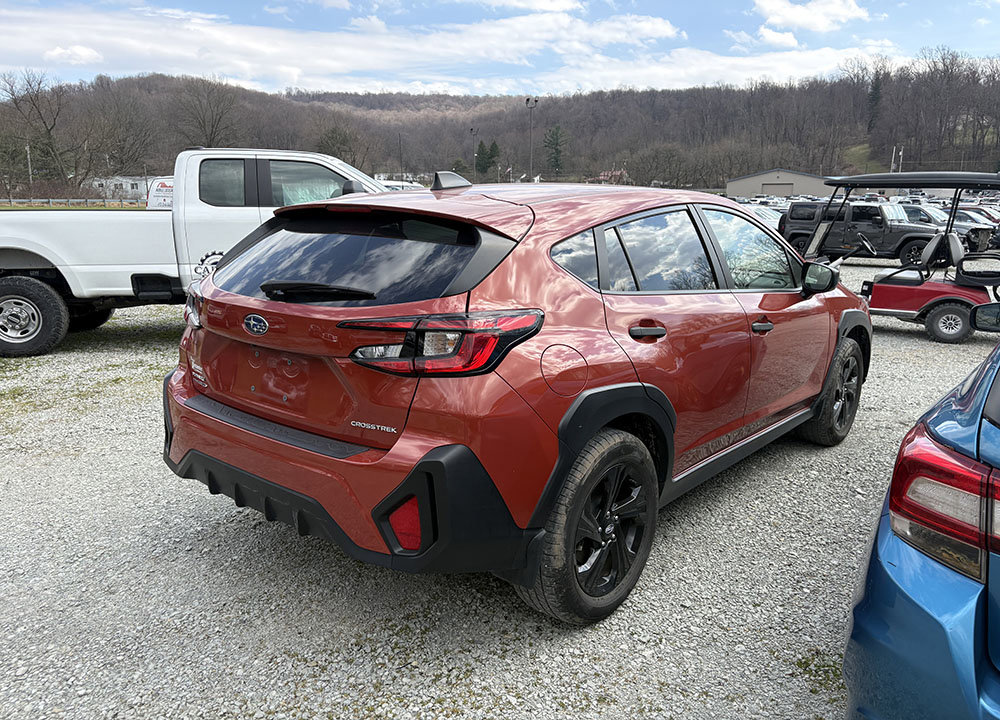 Used 2024 Subaru Crosstrek 2.0i AWD/4WD image 3
