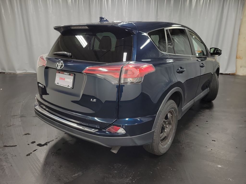 Used 2018 Toyota RAV4 LE image 8
