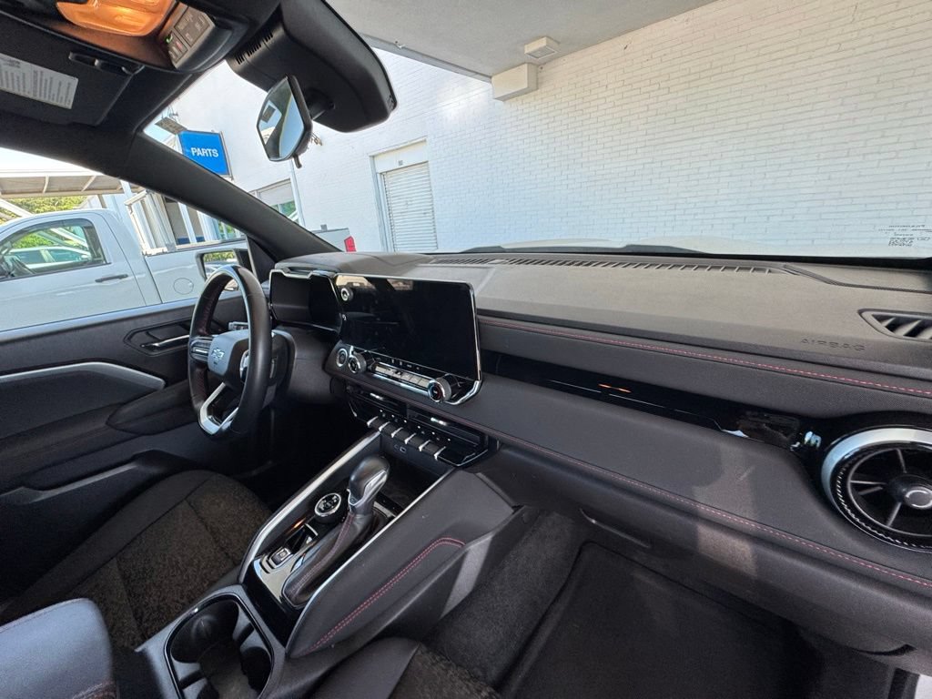 Used 2023 Chevrolet Colorado Z71 AWD/4WD image 17