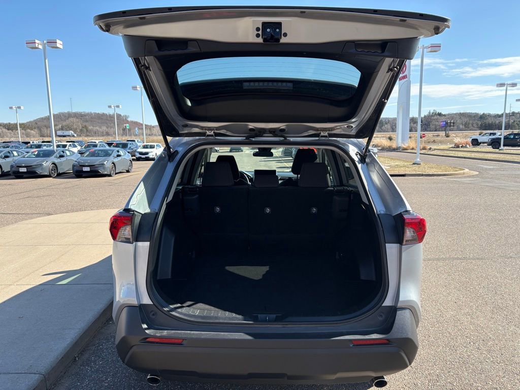 Certified 2025 Toyota RAV4 LE AWD/4WD image 4