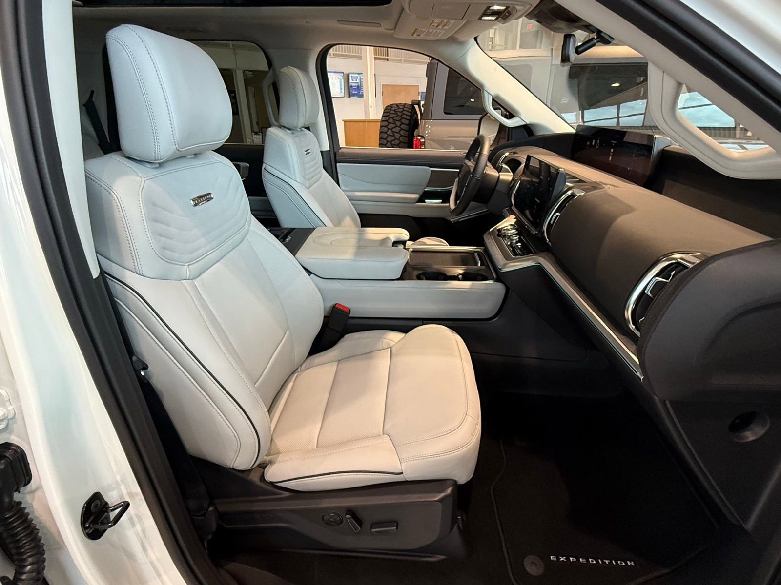 New 2025 Ford Expedition Max Platinum w/ Platinum Ultimate Package image 23