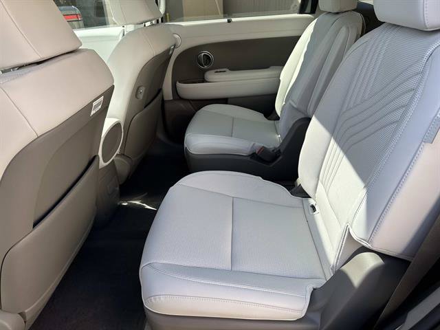 New 2026 Hyundai Palisade SEL Premium FWD image 13