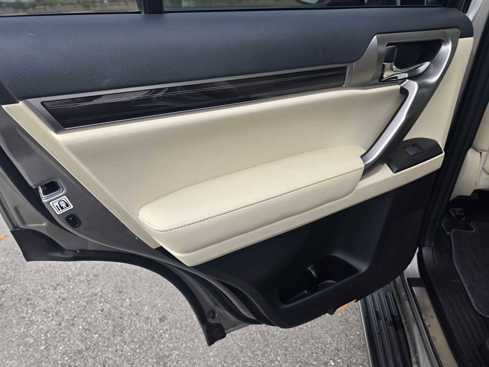 Used 2023 Lexus GX 460 Premium image 19