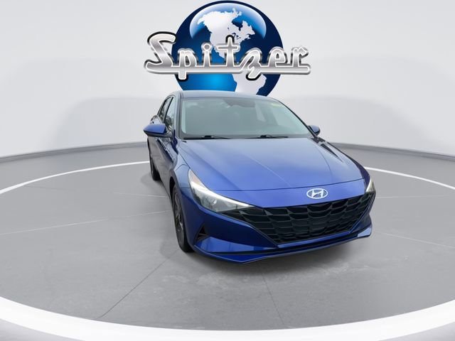 Used 2022 Hyundai Elantra SEL image 2