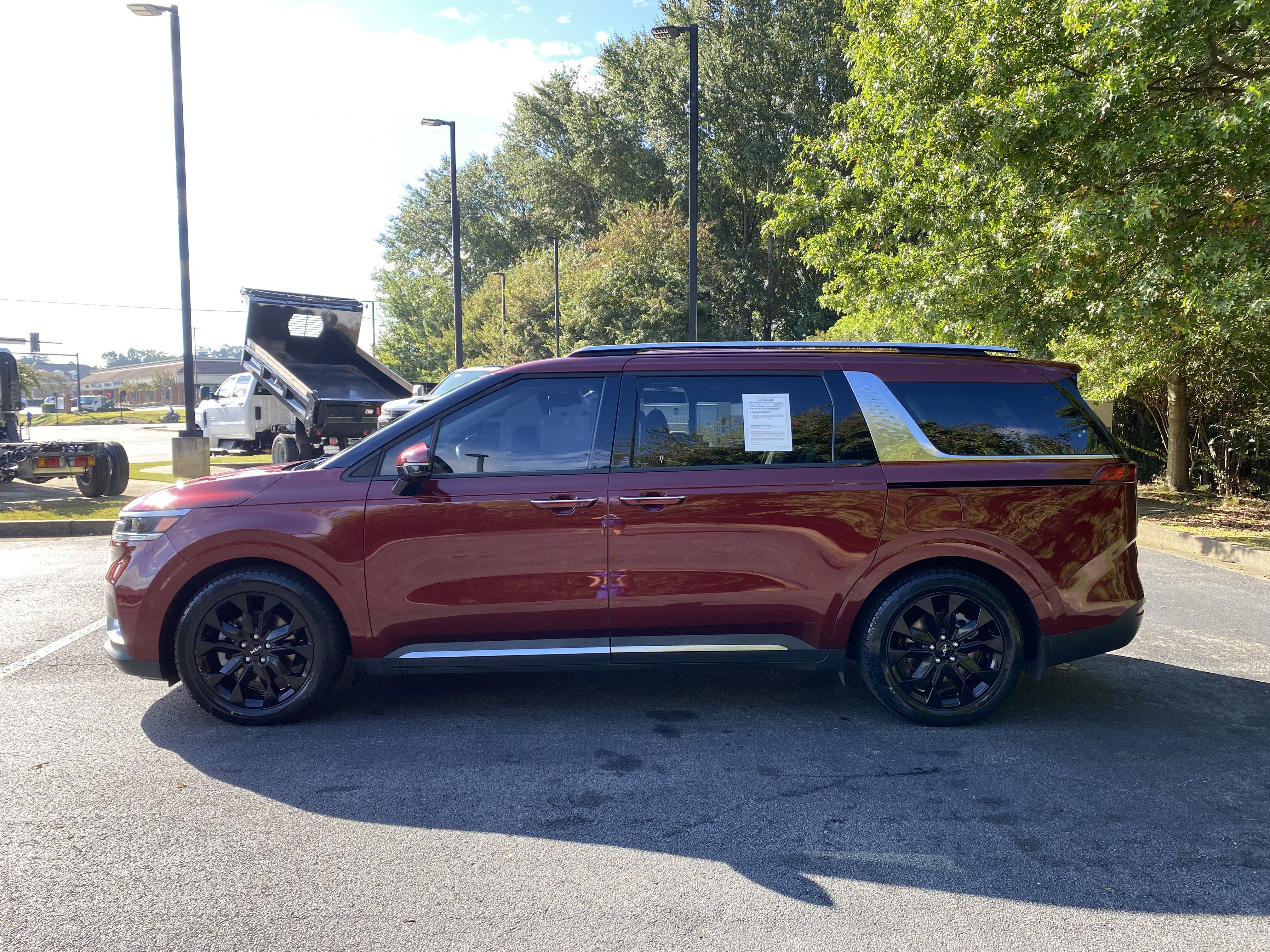 Used 2023 Kia Carnival SX image 6