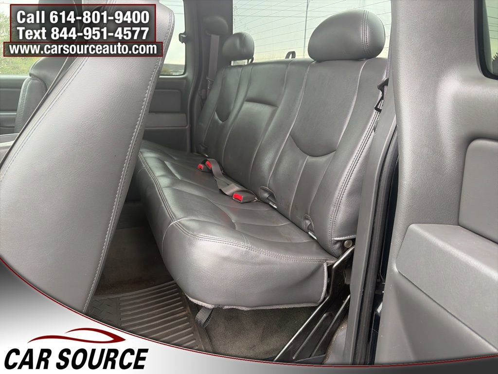 Used 2005 GMC Sierra 2500 SLT w/ Heavy-Duty Power Package image 19