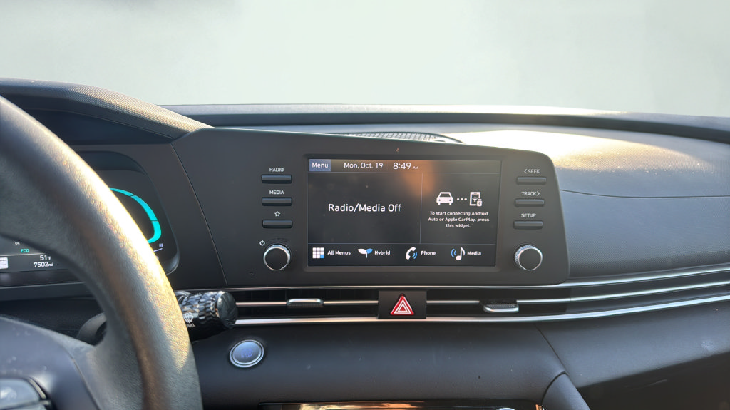 Used 2026 Hyundai Elantra Hybrid w/ Cargo Package FWD image 15