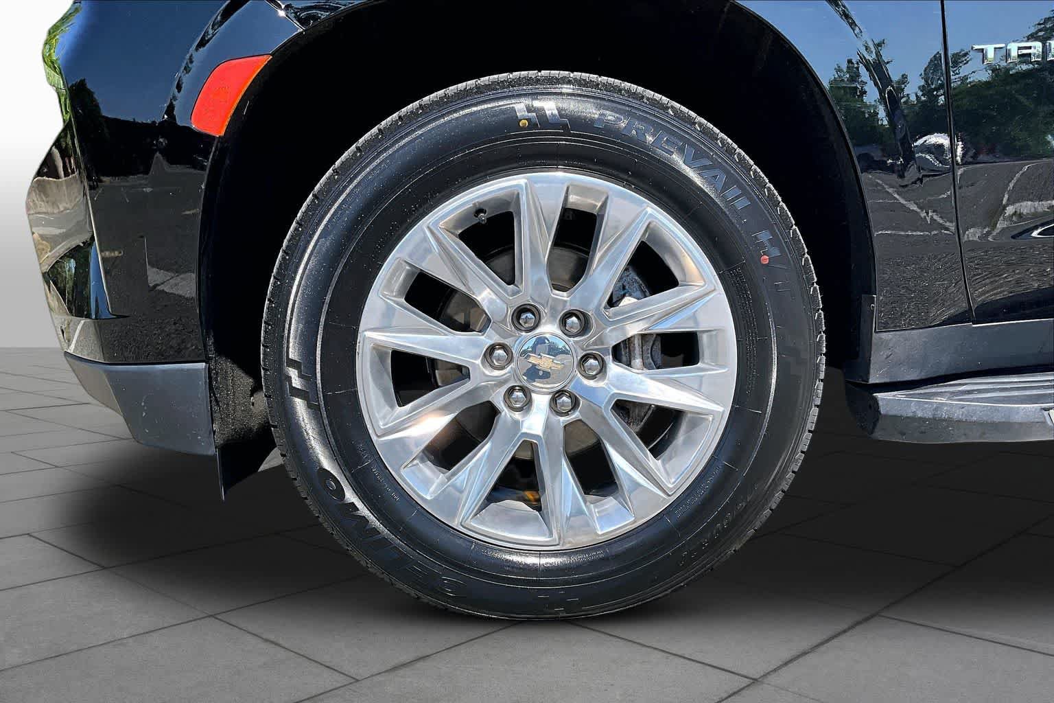 Used 2023 Chevrolet Tahoe Premier AWD/4WD image 11