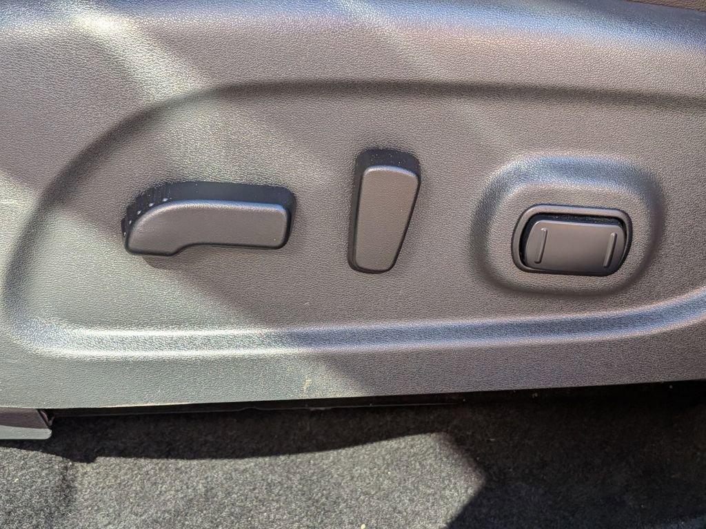 Used 2023 Nissan Murano SV AWD/4WD image 18