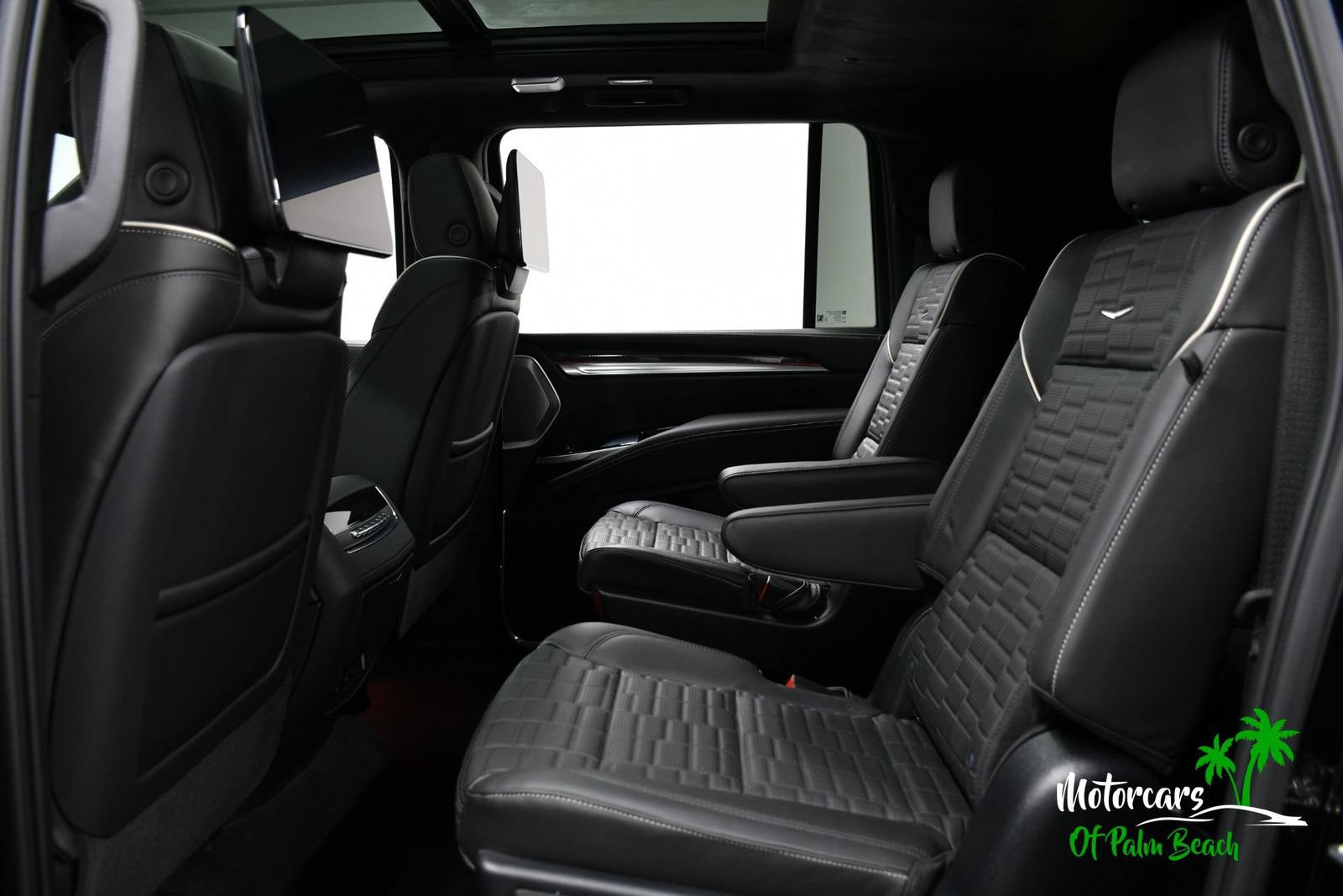 Used 2026 Cadillac Escalade ESV V w/ LPO, ONYX Package AWD/4WD image 60