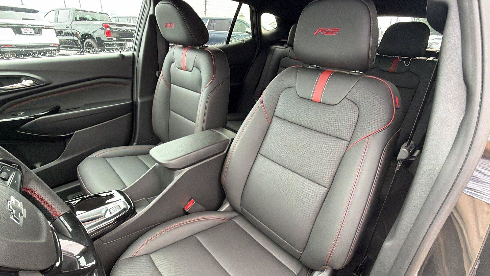 New 2026 Chevrolet Trax RS w/ Driver Confidence Package FWD image 4