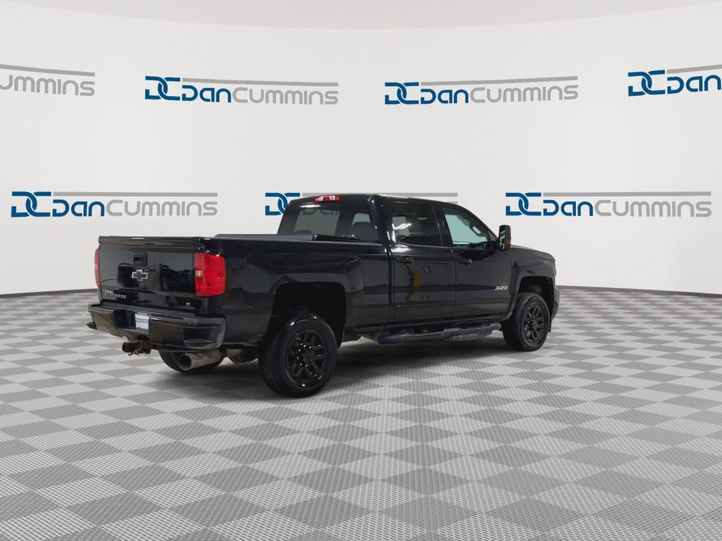 Used 2018 Chevrolet Silverado 2500 LT w/ Midnight Edition image 9