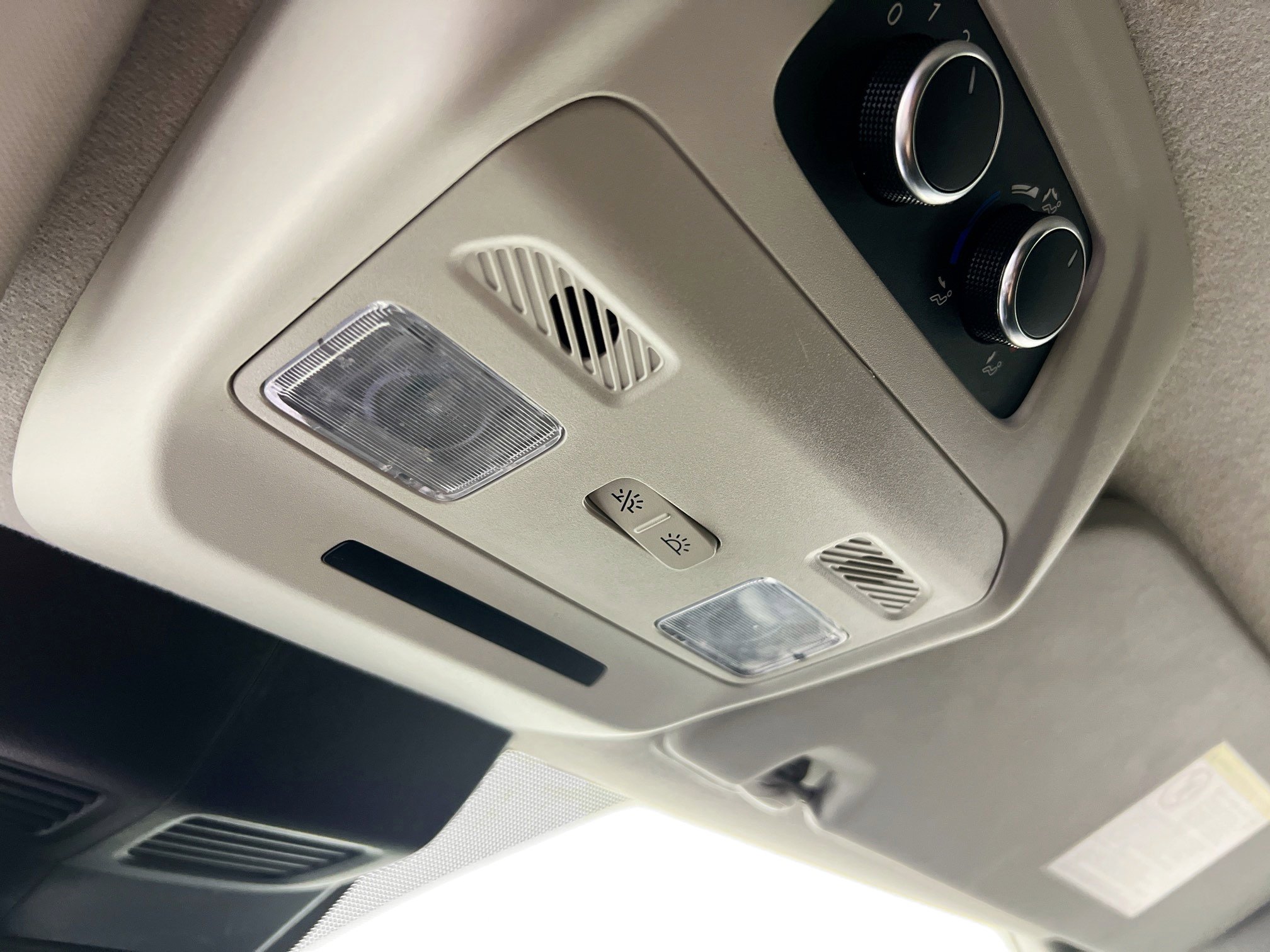 Used 2023 Ford Transit 350 XLT image 19