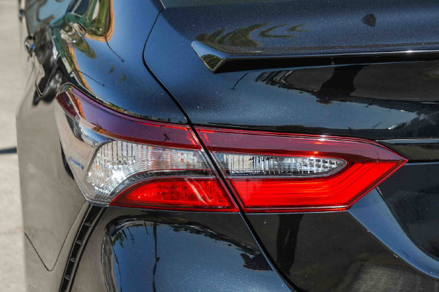Used 2021 Toyota Camry SE FWD image 8
