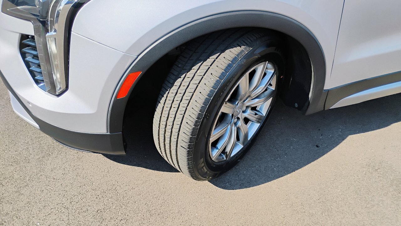 Used 2020 Cadillac XT4 Premium Luxury image 24