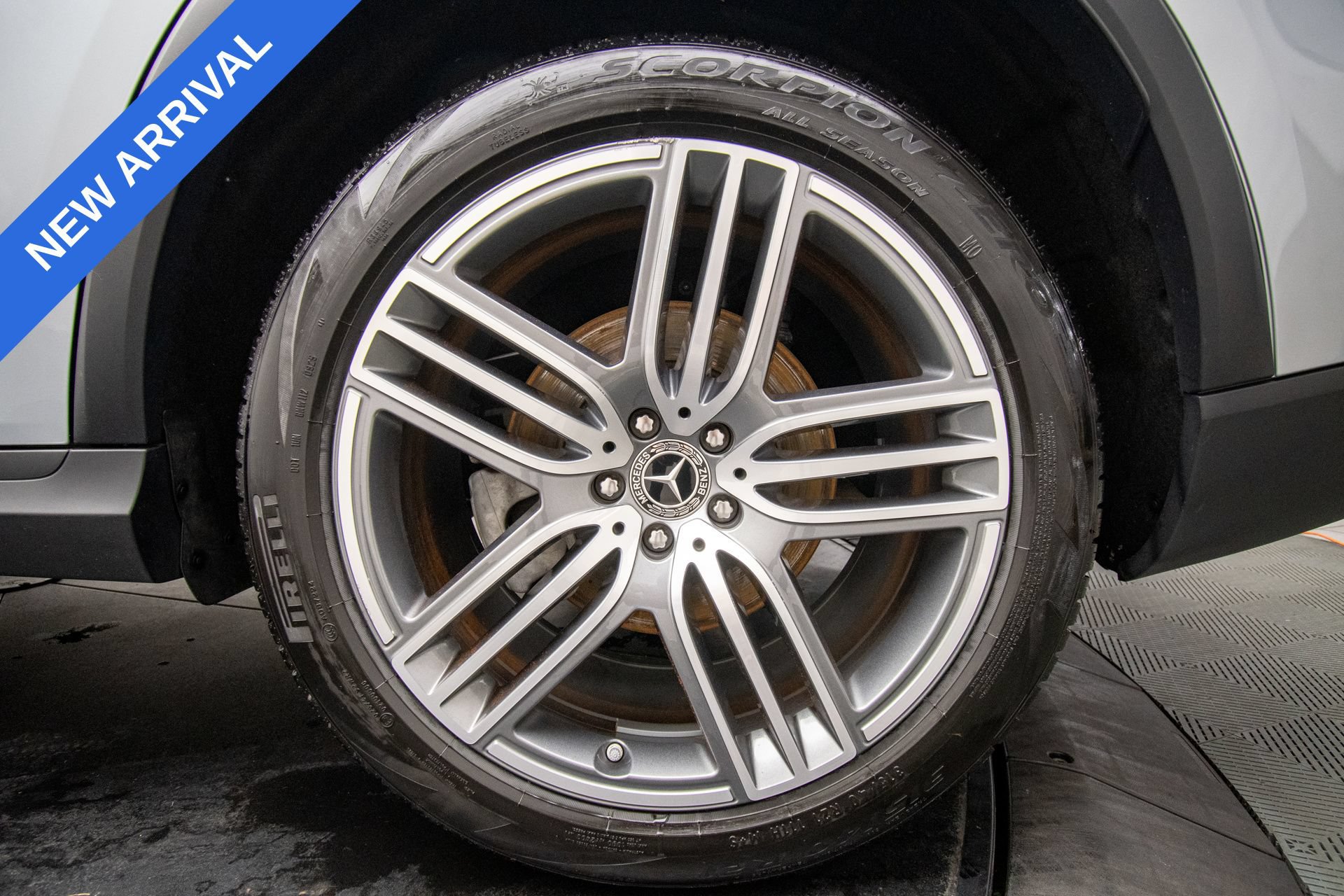 Used 2025 Mercedes-Benz GLS 450 4MATIC image 20