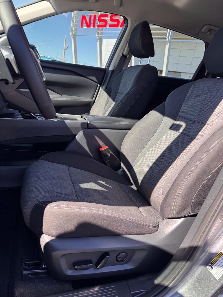 Used 2026 Nissan Rogue SV w/ Cold Weather Package FWD image 9